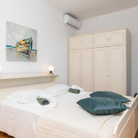 Andro By Interhome